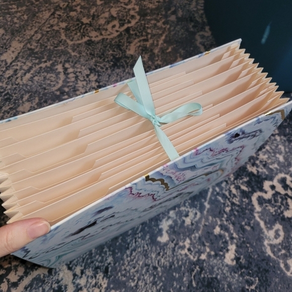Marbled File Folder - Picture 1 of 3
